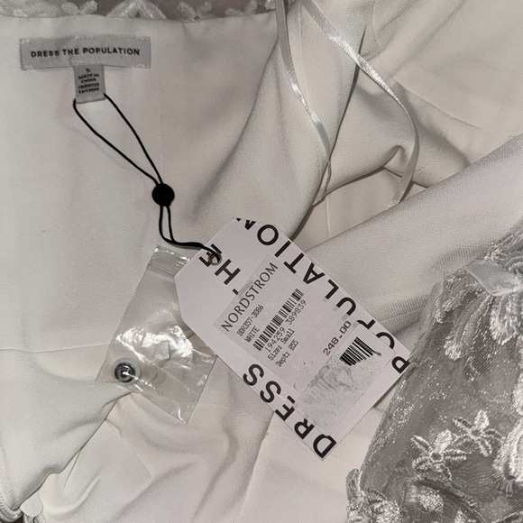 NWOT Dress the Population Mila 3d floral Long Sleeve Minidress White S - Picture 3 of 9